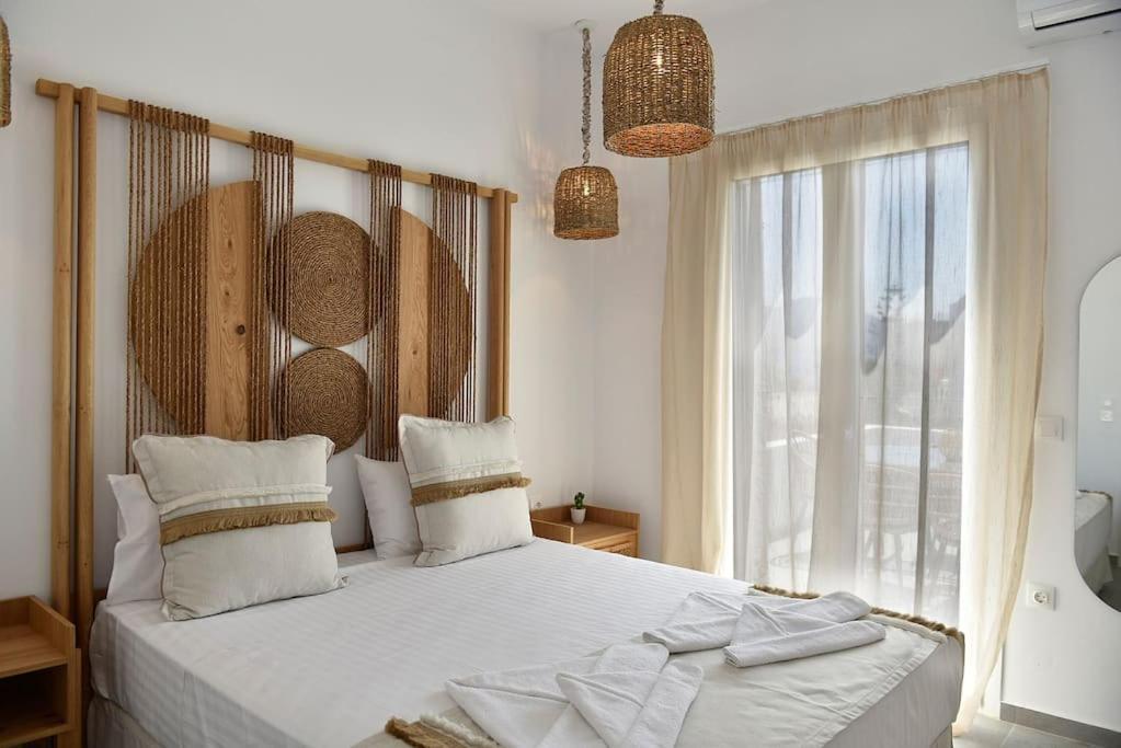 Kryni Deluxe Houses Adamantas  Dış mekan fotoğraf